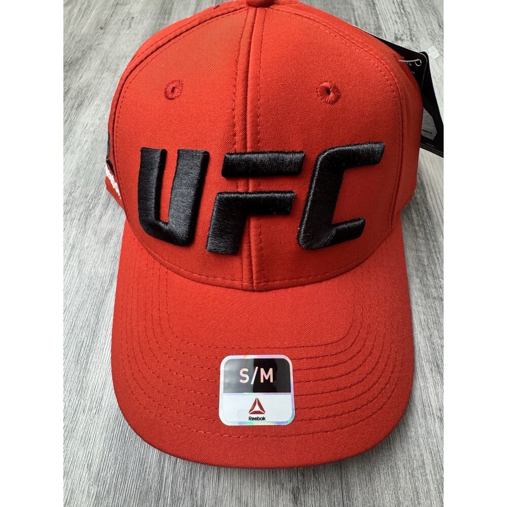 Reebok UFC Logo RED baseball cap Flex-fit size S/M Adult